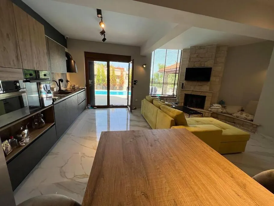Sunny Seaside Villa-90 M From Beach Kriopijí Görögország