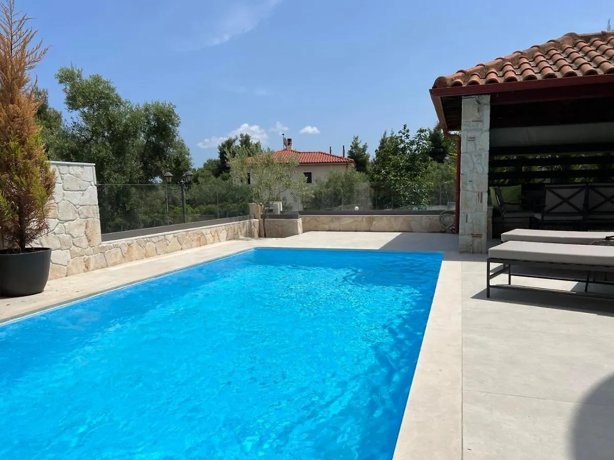וילה קריופיגי Sunny Seaside Villa-90 M From Beach יוון