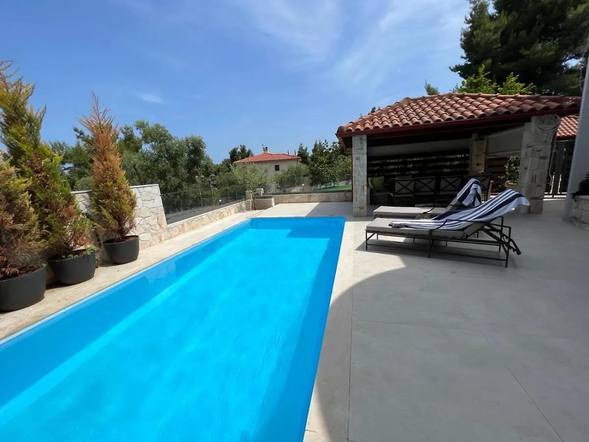 קריופיגי Sunny Seaside Villa-90 M From Beach וילה